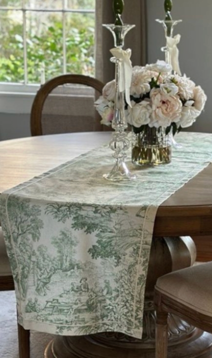Montefalco Table Runner
